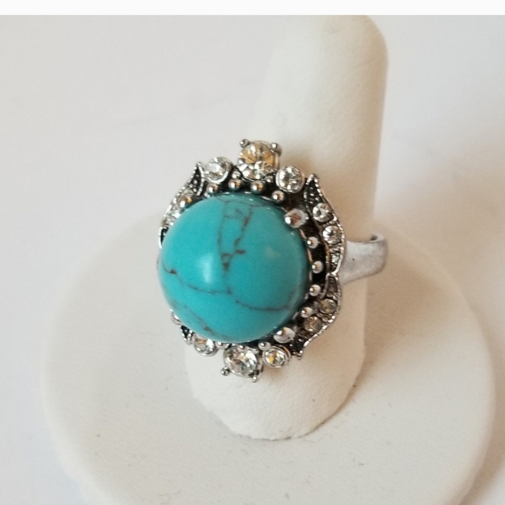 VINTAGE FAUX Turquoise and Silver PLATED Statement Ring